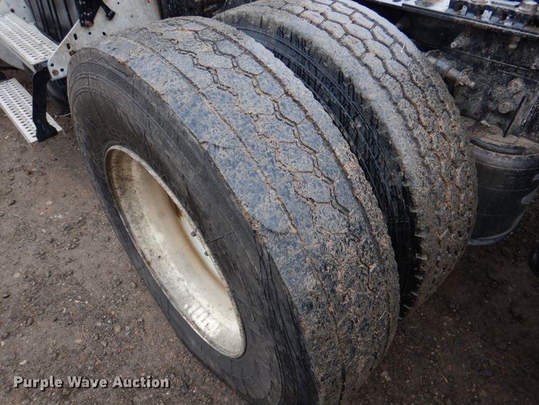 image for item DJ0350 2014 International ProStar  semi truck