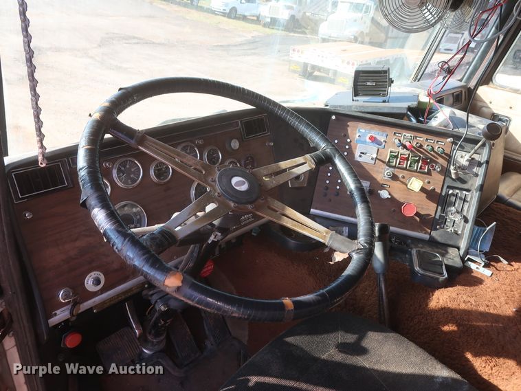 image for item DJ1819 1984 Peterbilt 362  semi truck