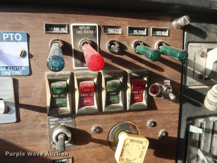 image for item DJ1819 1984 Peterbilt 362  semi truck