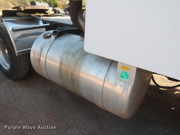 image for item DJ1819 1984 Peterbilt 362  semi truck