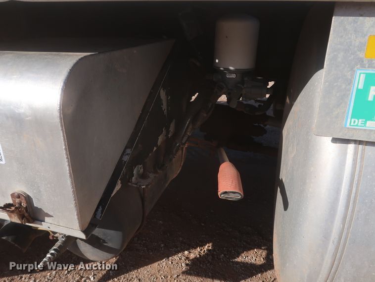 image for item DJ1819 1984 Peterbilt 362  semi truck