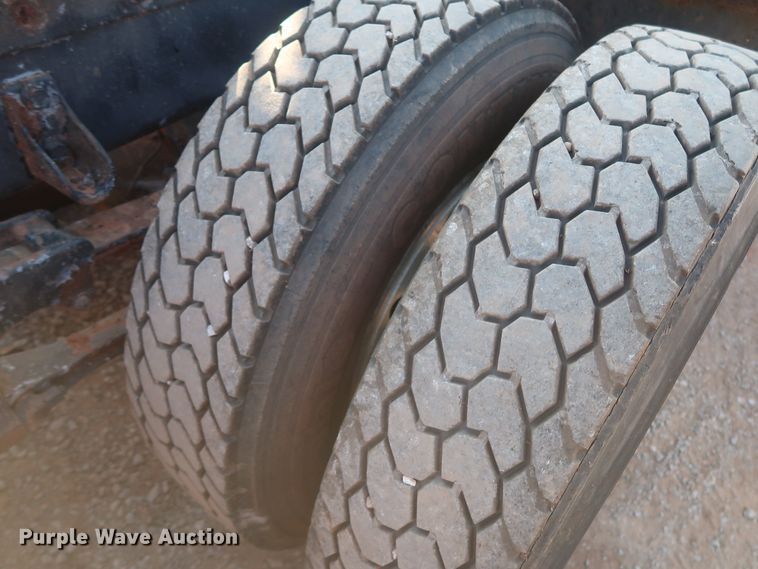 image for item DJ1819 1984 Peterbilt 362  semi truck