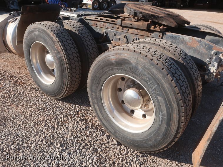 image for item DJ1819 1984 Peterbilt 362  semi truck