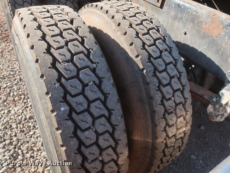 image for item DJ1819 1984 Peterbilt 362  semi truck