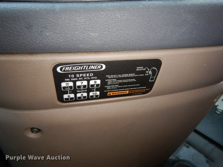 image for item DJ5797 2013 Freightliner Cascadia 125  semi truck