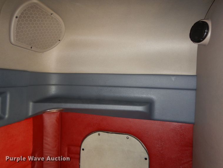 image for item DJ5797 2013 Freightliner Cascadia 125  semi truck