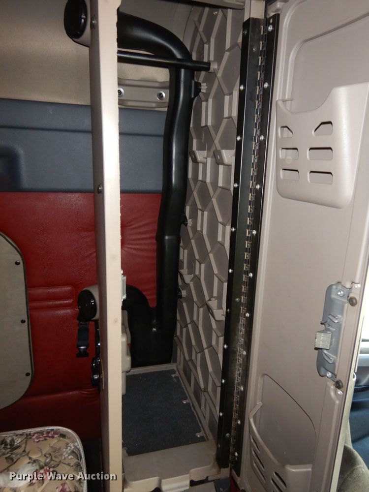 image for item DJ5797 2013 Freightliner Cascadia 125  semi truck