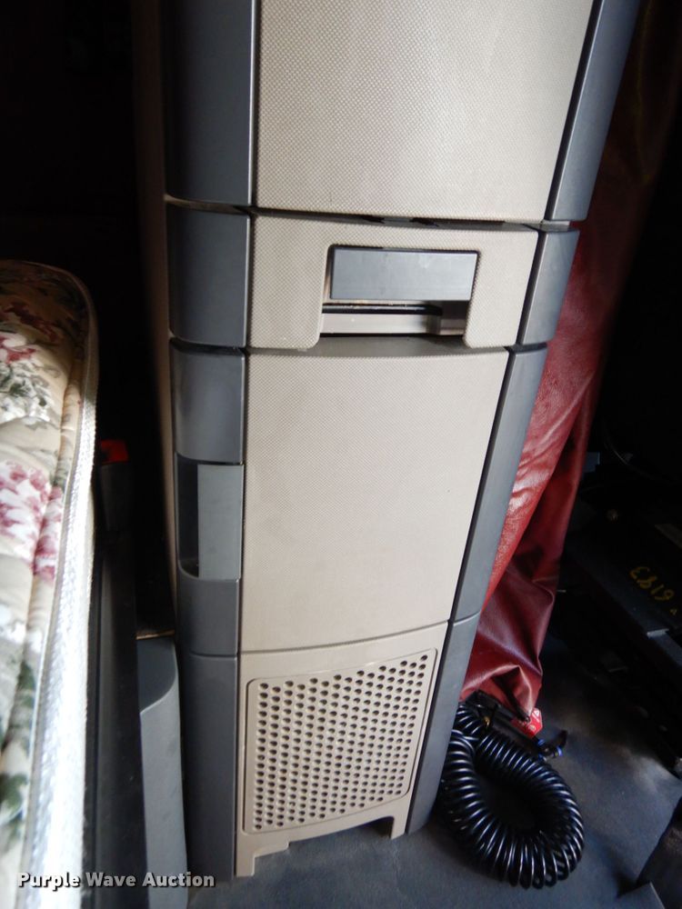 image for item DJ5797 2013 Freightliner Cascadia 125  semi truck