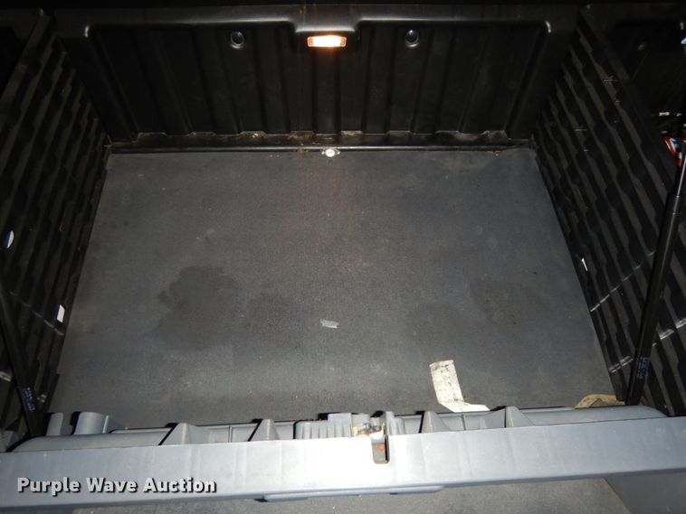 image for item DJ5797 2013 Freightliner Cascadia 125  semi truck