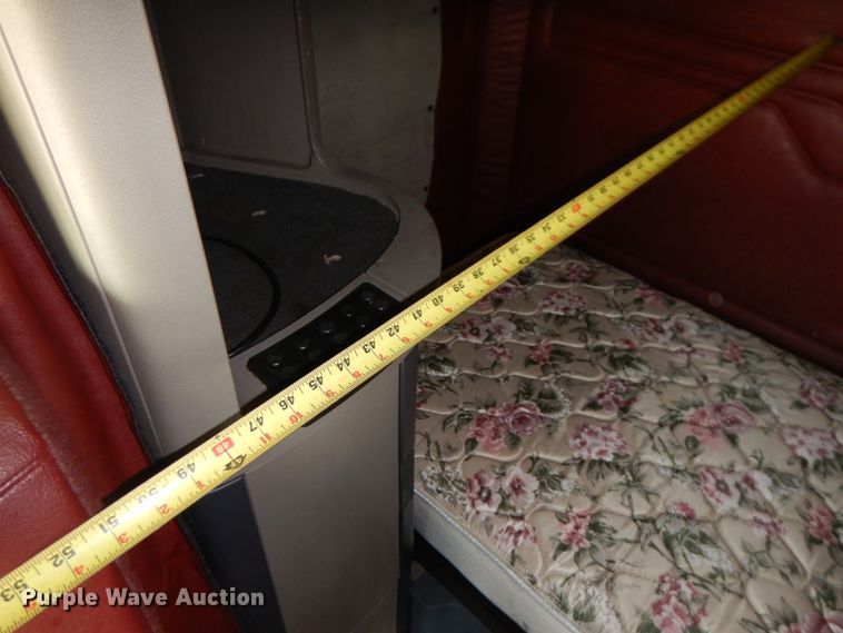 image for item DJ5797 2013 Freightliner Cascadia 125  semi truck