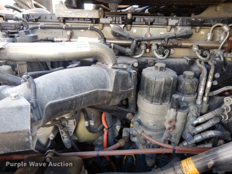 image for item DJ5797 2013 Freightliner Cascadia 125  semi truck