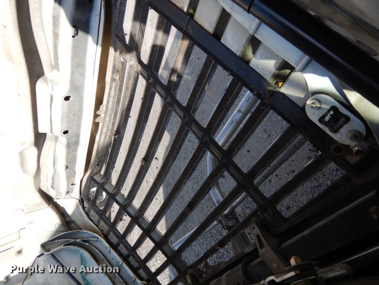 image for item DJ5797 2013 Freightliner Cascadia 125  semi truck