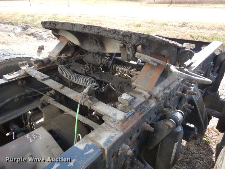 image for item DJ5797 2013 Freightliner Cascadia 125  semi truck