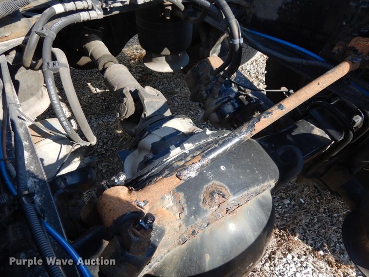 image for item DJ5797 2013 Freightliner Cascadia 125  semi truck