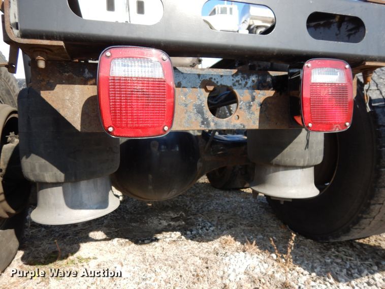 image for item DJ5797 2013 Freightliner Cascadia 125  semi truck