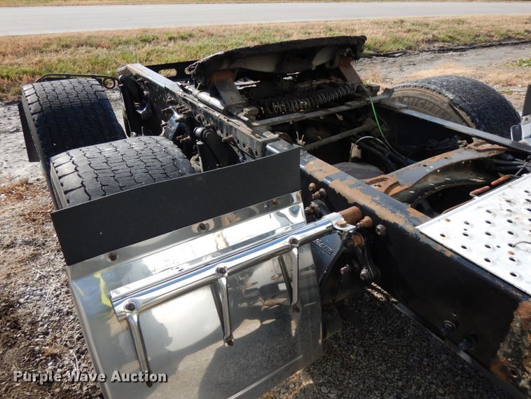 image for item DJ5797 2013 Freightliner Cascadia 125  semi truck