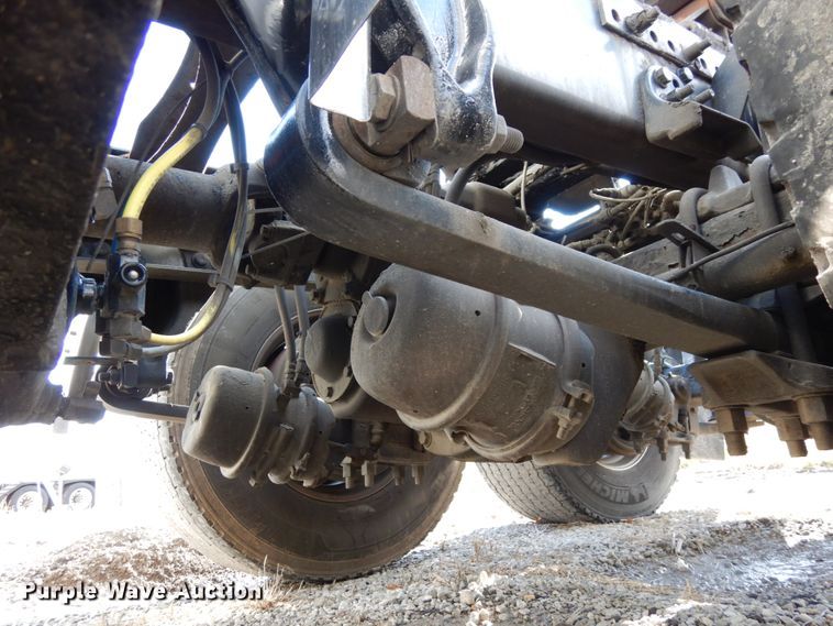 image for item DJ5797 2013 Freightliner Cascadia 125  semi truck