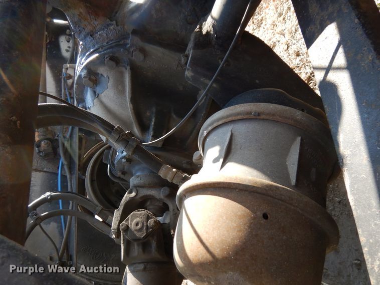 image for item DJ5797 2013 Freightliner Cascadia 125  semi truck