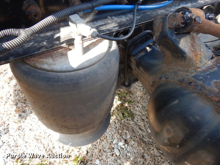 image for item DJ5797 2013 Freightliner Cascadia 125  semi truck