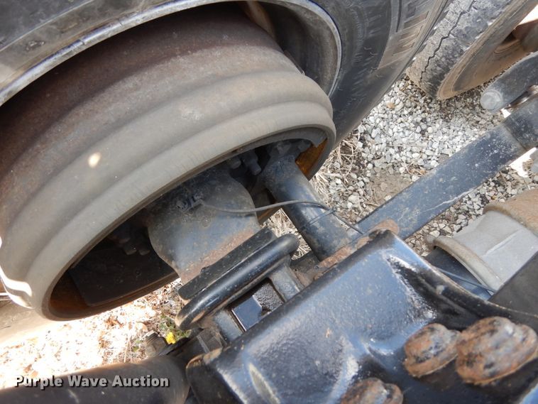 image for item DJ5797 2013 Freightliner Cascadia 125  semi truck