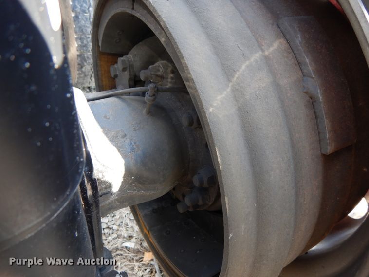 image for item DJ5797 2013 Freightliner Cascadia 125  semi truck