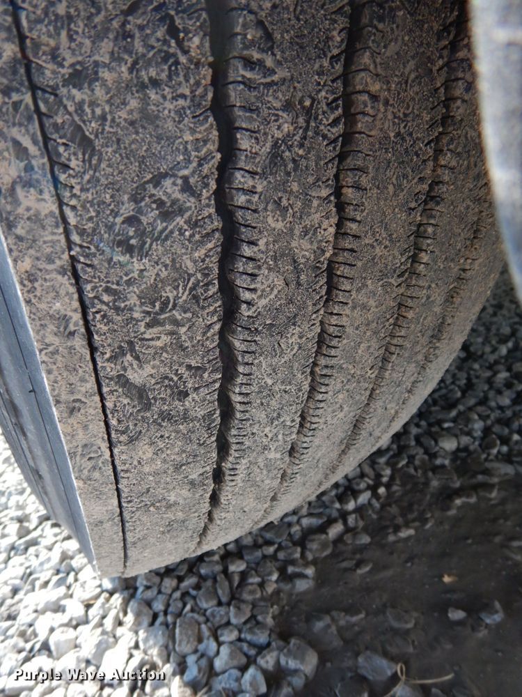 image for item DJ5797 2013 Freightliner Cascadia 125  semi truck