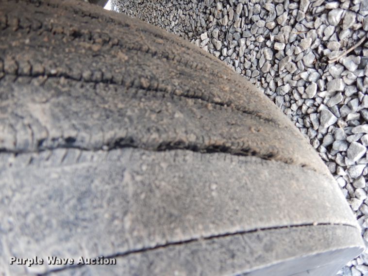 image for item DJ5797 2013 Freightliner Cascadia 125  semi truck