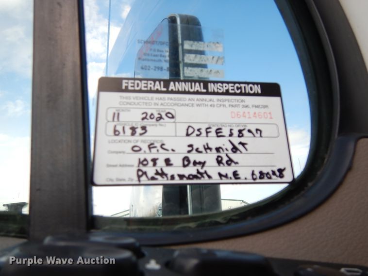 image for item DJ5797 2013 Freightliner Cascadia 125  semi truck