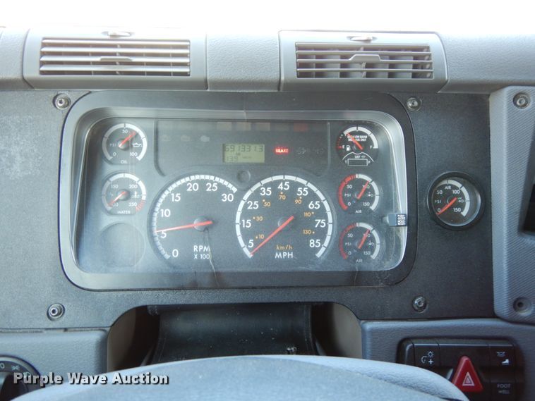 image for item DJ5798 2012 Freightliner Cascadia 125  semi truck