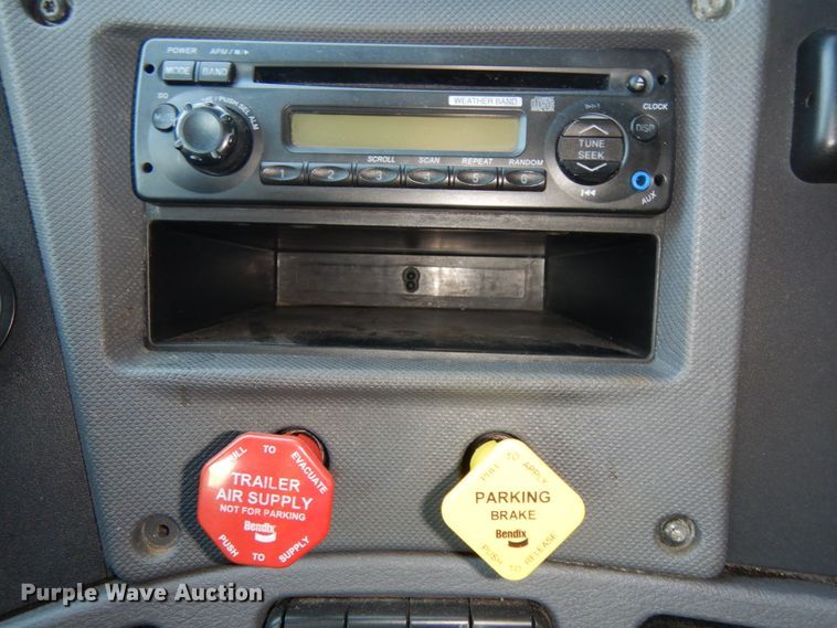 image for item DJ5798 2012 Freightliner Cascadia 125  semi truck