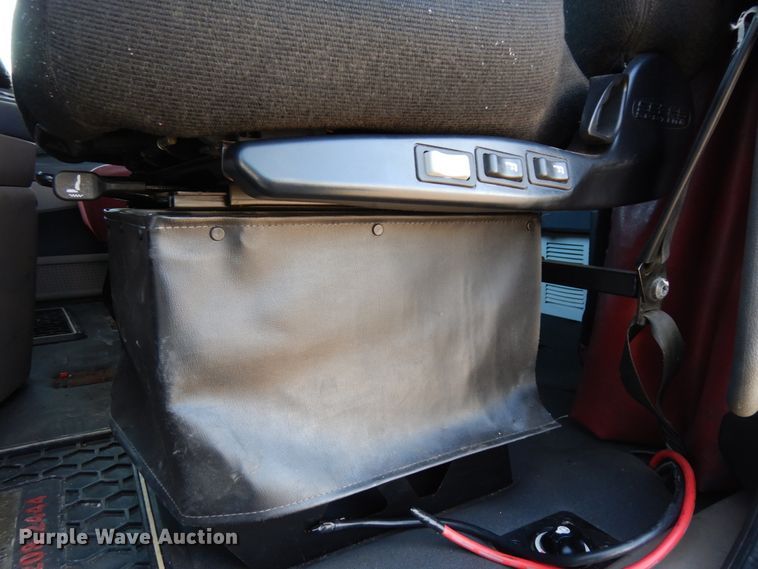 image for item DJ5798 2012 Freightliner Cascadia 125  semi truck