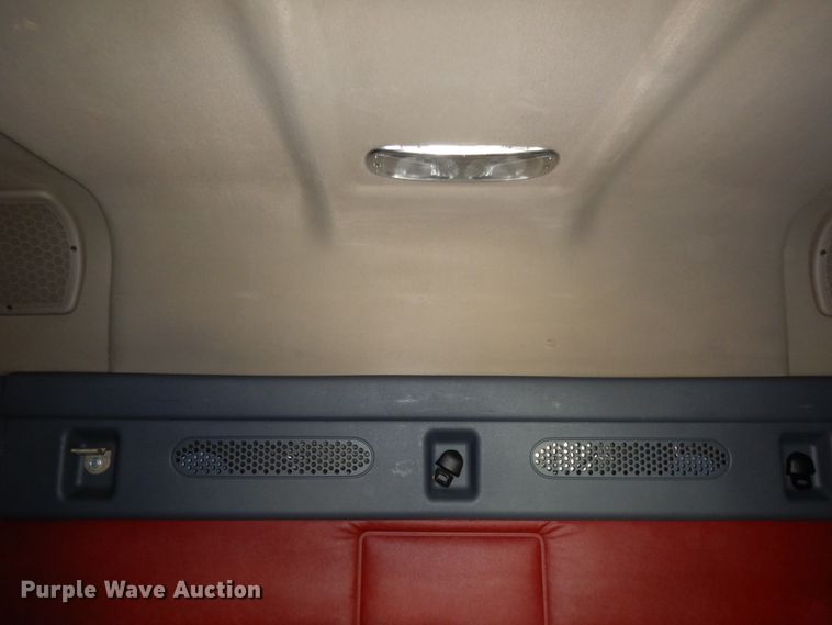 image for item DJ5798 2012 Freightliner Cascadia 125  semi truck