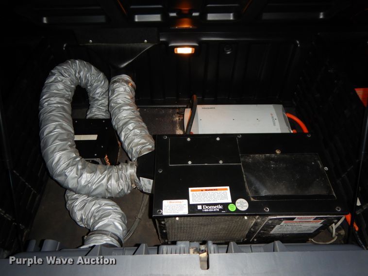 image for item DJ5798 2012 Freightliner Cascadia 125  semi truck