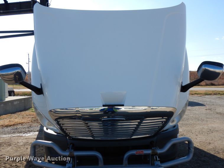 image for item DJ5798 2012 Freightliner Cascadia 125  semi truck