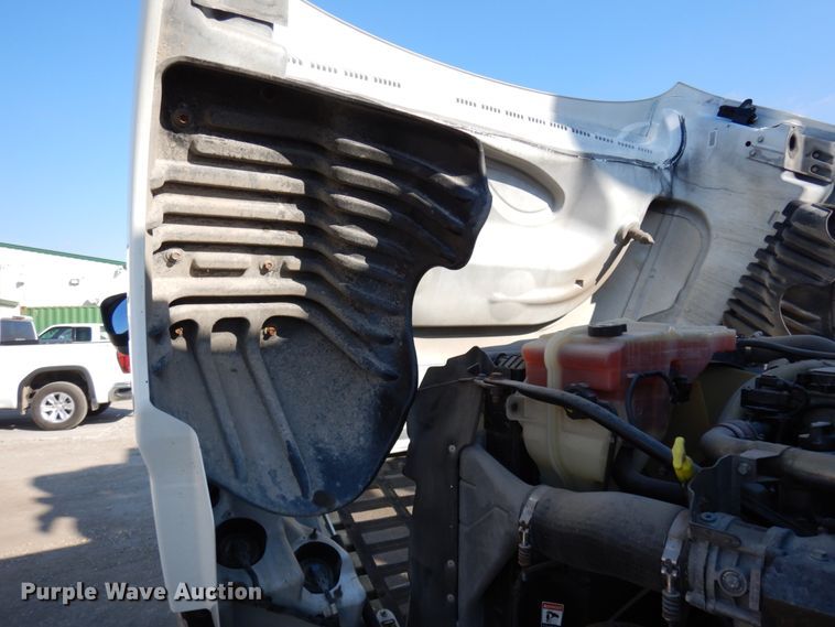 image for item DJ5798 2012 Freightliner Cascadia 125  semi truck