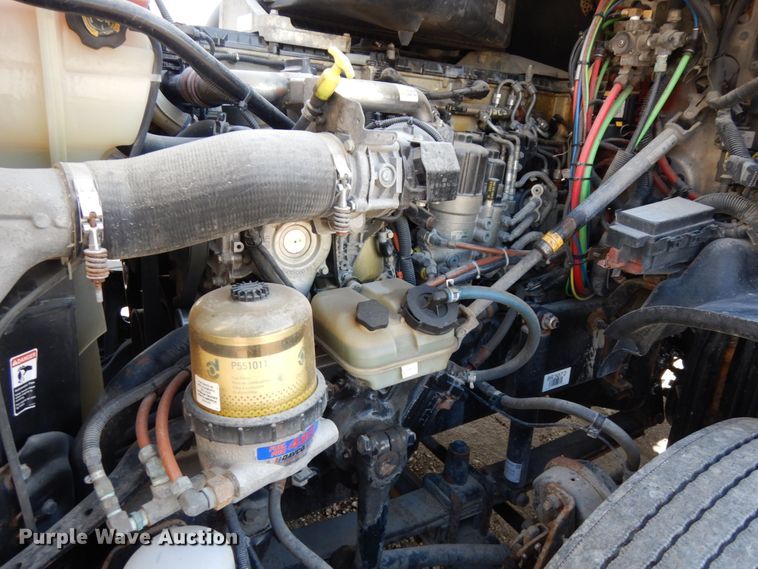 image for item DJ5798 2012 Freightliner Cascadia 125  semi truck