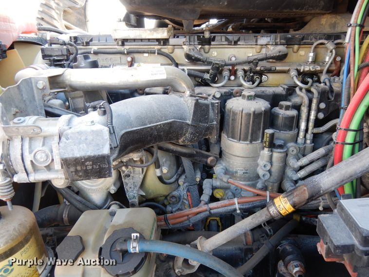 image for item DJ5798 2012 Freightliner Cascadia 125  semi truck