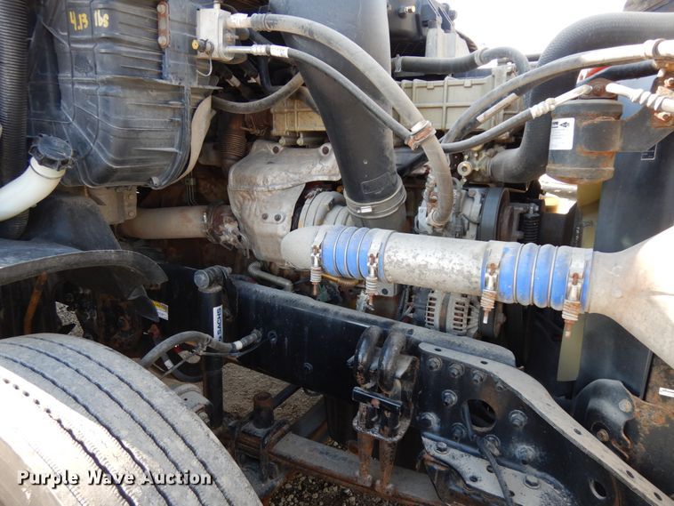 image for item DJ5798 2012 Freightliner Cascadia 125  semi truck