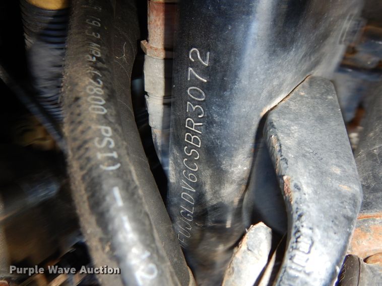 image for item DJ5798 2012 Freightliner Cascadia 125  semi truck