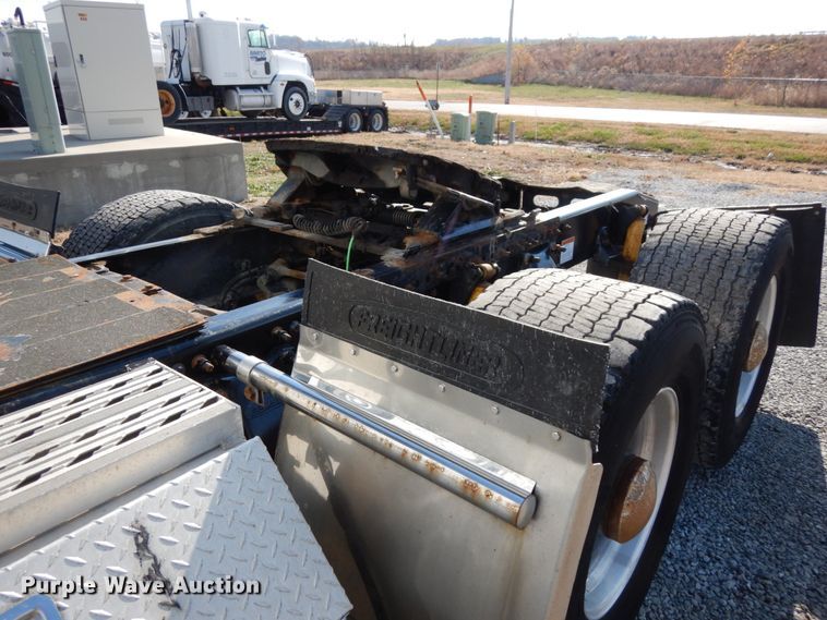 image for item DJ5798 2012 Freightliner Cascadia 125  semi truck