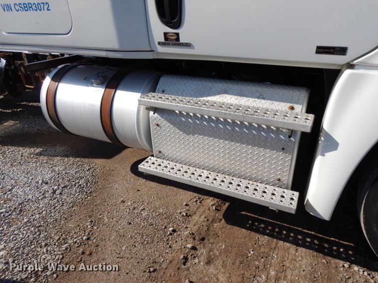 image for item DJ5798 2012 Freightliner Cascadia 125  semi truck