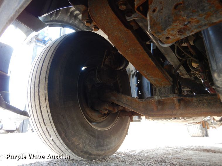 image for item DJ5798 2012 Freightliner Cascadia 125  semi truck