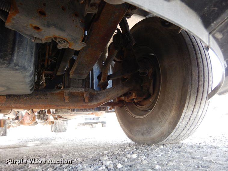 image for item DJ5798 2012 Freightliner Cascadia 125  semi truck