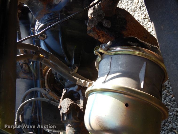 image for item DJ5798 2012 Freightliner Cascadia 125  semi truck