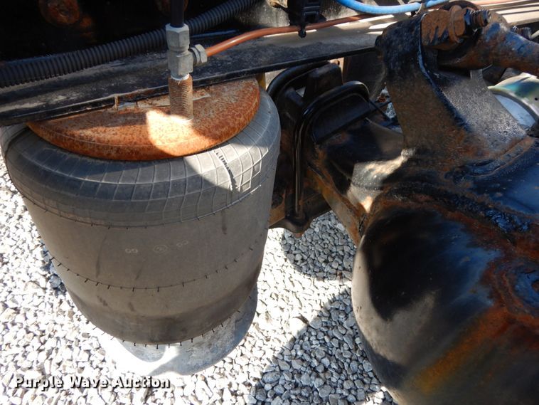 image for item DJ5798 2012 Freightliner Cascadia 125  semi truck