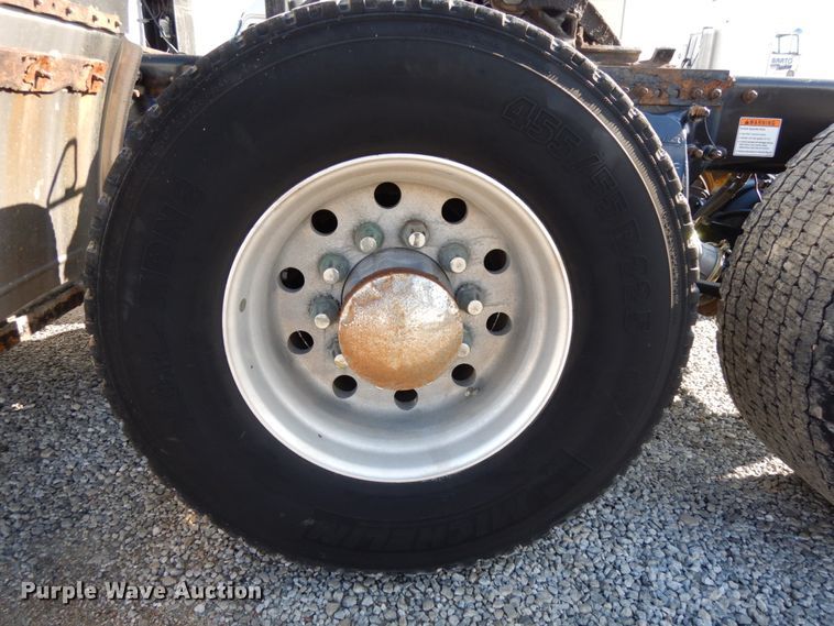 image for item DJ5798 2012 Freightliner Cascadia 125  semi truck