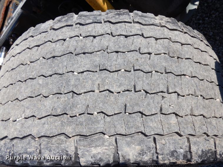 image for item DJ5798 2012 Freightliner Cascadia 125  semi truck