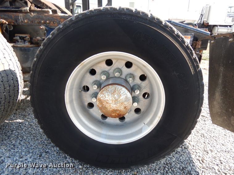 image for item DJ5798 2012 Freightliner Cascadia 125  semi truck