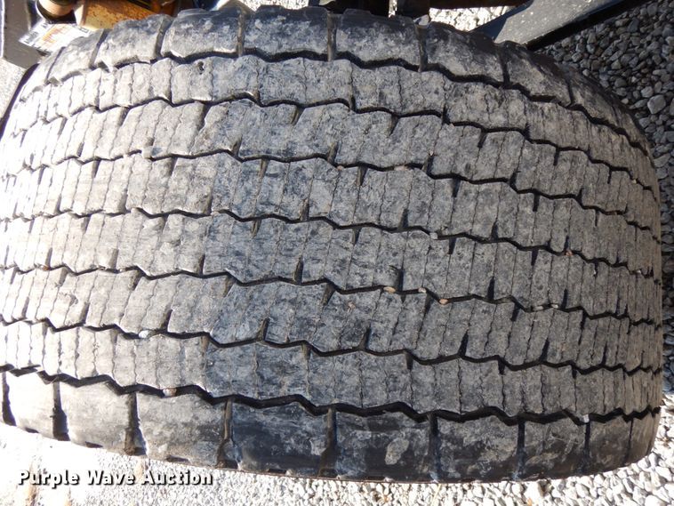 image for item DJ5798 2012 Freightliner Cascadia 125  semi truck