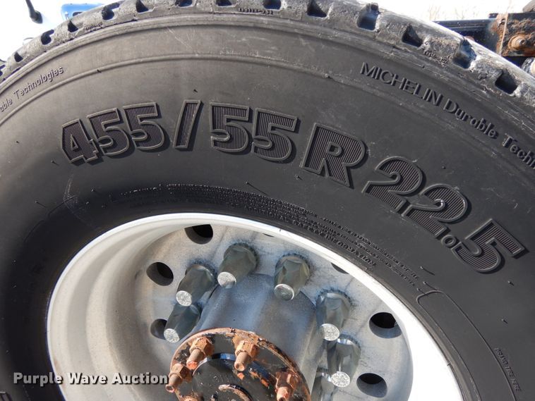 image for item DJ5798 2012 Freightliner Cascadia 125  semi truck